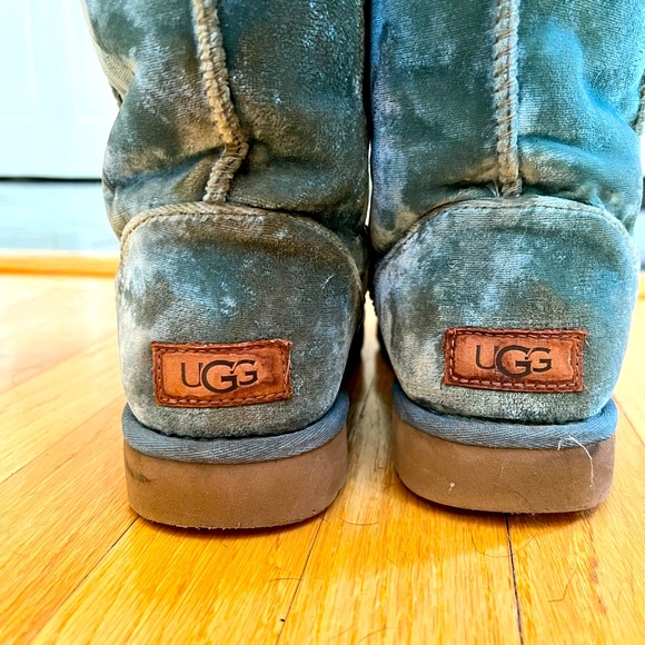 UGG Boots 8 Kids Green Velvet - Picture 3 of 7